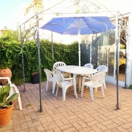 Bel Avec Jardin A Seulement 50 M De La Et De Sanary.climatisation Six-Fours-les-Plages