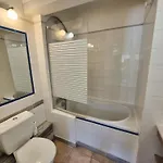 Apartment Bel Avec Jardin A Seulement 50 M De La Et De Sanary, Climatise, 6 Couchages *
