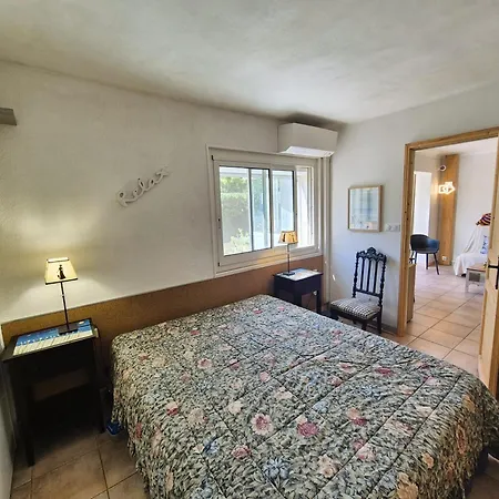 Apartment Bel Avec Jardin A Seulement 50 M De La Et De Sanary, Climatise, 6 Couchages